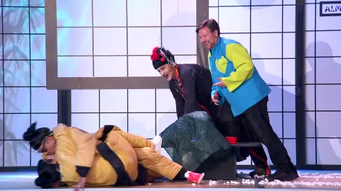 “¡Enrollaros chicos!”: Anabel Alonso y José Corbacho se equivocan de ‘rollo’ en el ‘Teatro de pendiente’ “¡Enrollaros chicos!”: Anabel Alonso y José Corbacho se equivocan de ‘rollo’ en el ‘Teatro de pendiente’