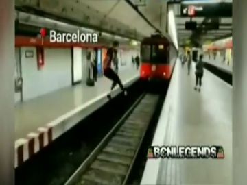 Detenido un joven que se grabó saltando ante un metro en marcha en Barcelona