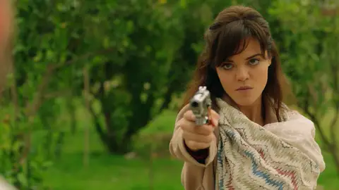 Züleyha no aguanta más y se fuga de la mansión Züleyha no aguanta más y se fuga de la mansión