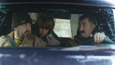 ¡El trío calavera! Bego, Patxi y Korta van en busca de Xabier ¡El trío calavera! Bego, Patxi y Korta van en busca de Xabier