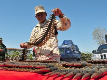 México demanda a Estados Unidos por el "valor incalculable" del daño sufrido por el tráfico ilegal de armas