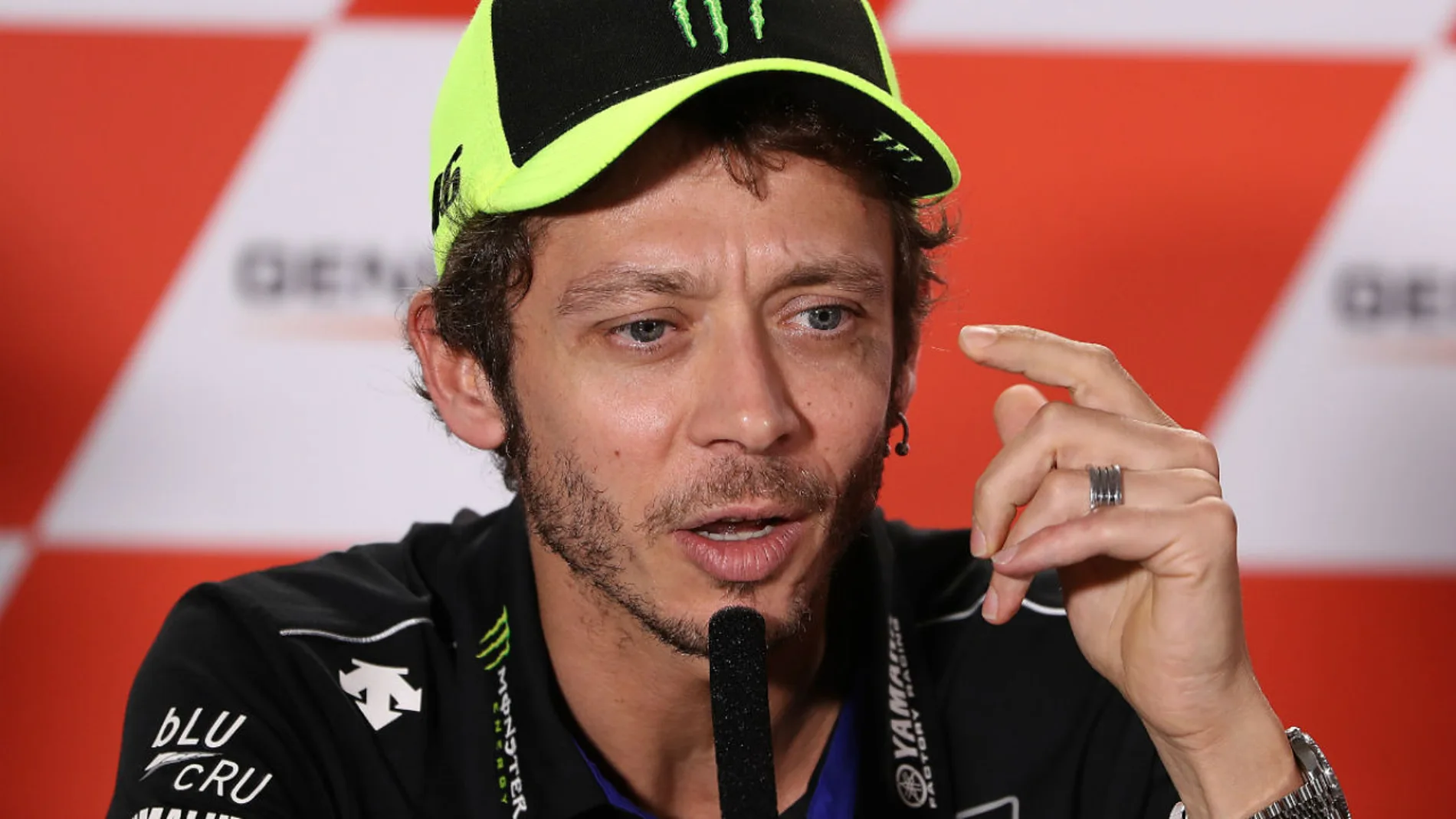 El piloto de motos Valentino Rossi anuncia su retirada