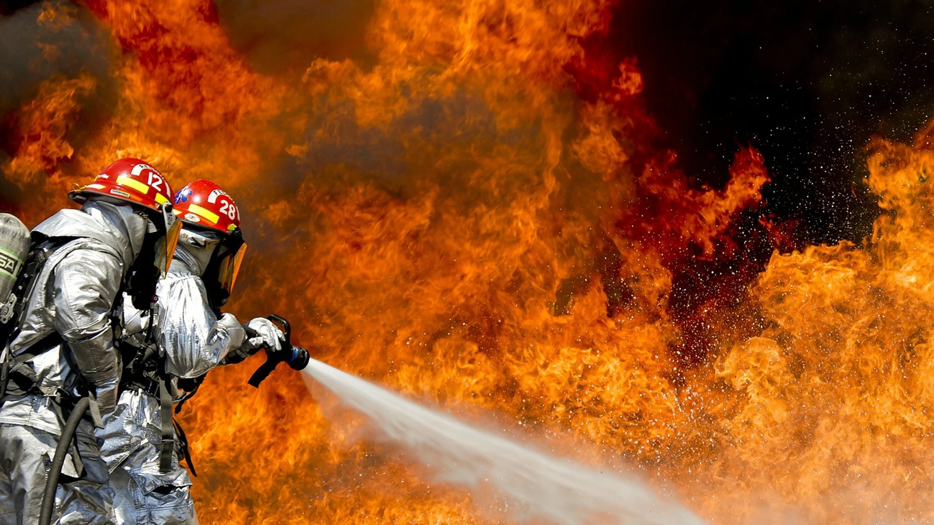 La ola de calor aviva los incendios en Grecia, Turquía, Italia y Macedonia que avanzan sin control