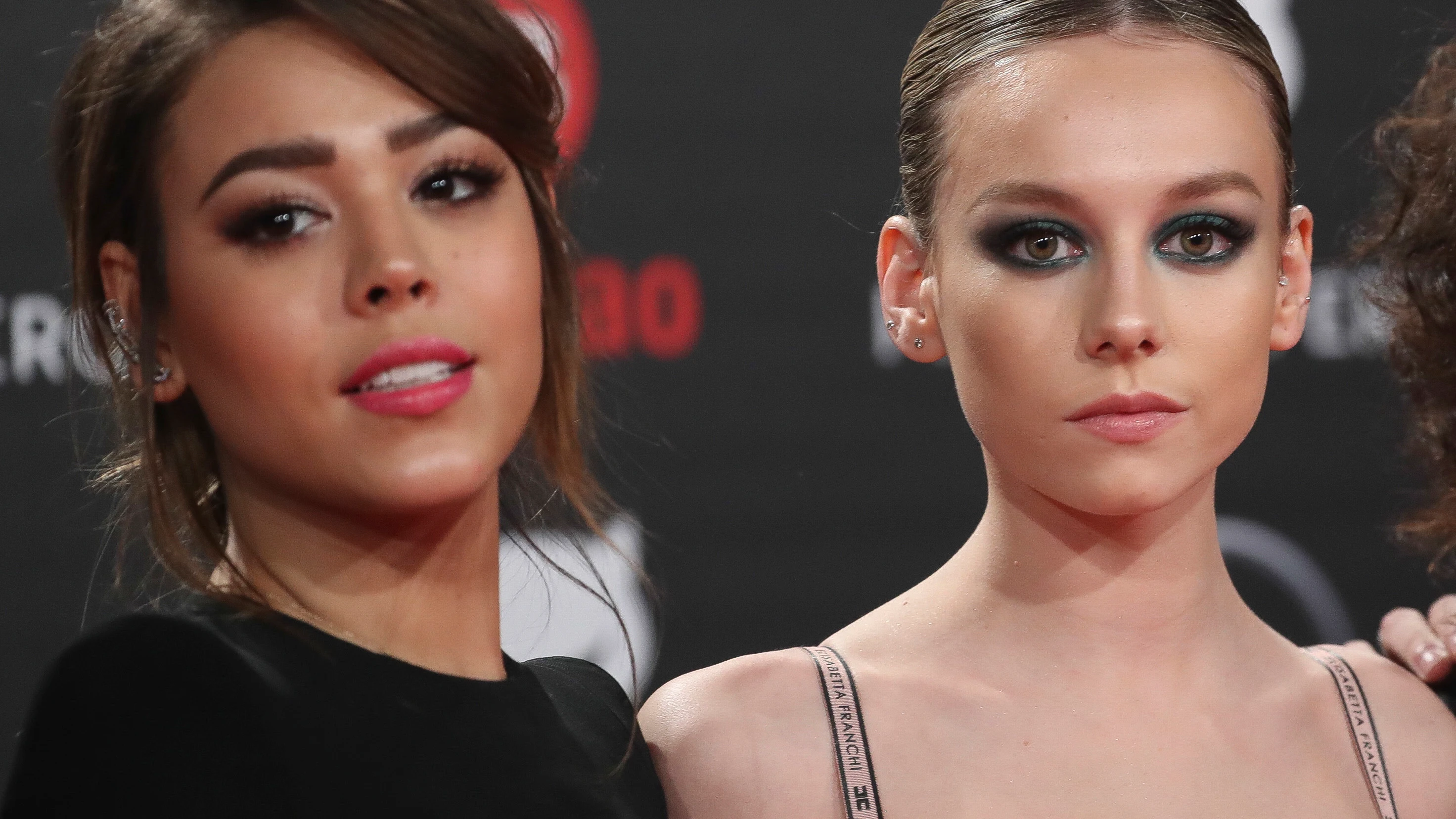 Danna Paola y Ester Expósito Danna Paola y Ester Expósito