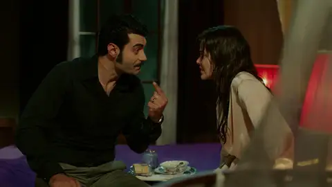 Las palabras de Züleyha retumban en Demir: ¿Acaso esto es amor? Las palabras de Züleyha retumban en Demir: ¿Acaso esto es amor?