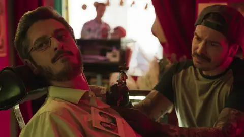 Xabier dispuesto a todo: se hace un tatuaje con tal de reencontrarse con María Xabier dispuesto a todo: se hace un tatuaje con tal de reencontrarse con María
