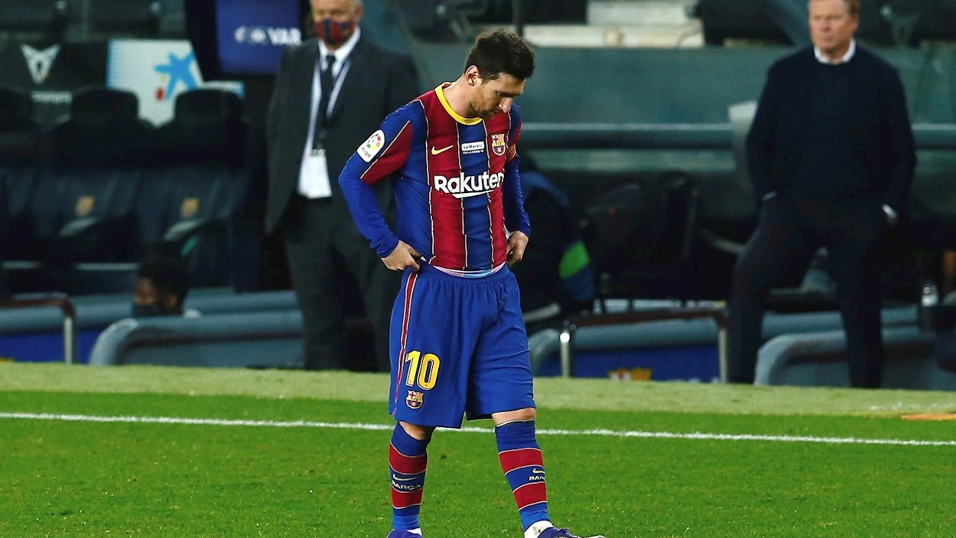El delantero del FC Barcelona Leo Messi, durante el partido de la decimocuarta jornada de LaLiga Santander ante el Valencia disputado este sábado en el Camp Nou, en Barcelona.