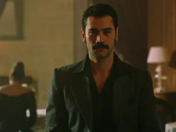 El reencuentro más duro entre Yilmaz y Züleyha: “Ya no formas parte de mi vida” El reencuentro más duro entre Yilmaz y Züleyha: “Ya no formas parte de mi vida”