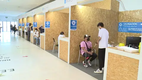 Galicia agota en pocas horas las autocitas para la población de entre 16 y 19 años Galicia agota en pocas horas las autocitas para la población de entre 16 y 19 años