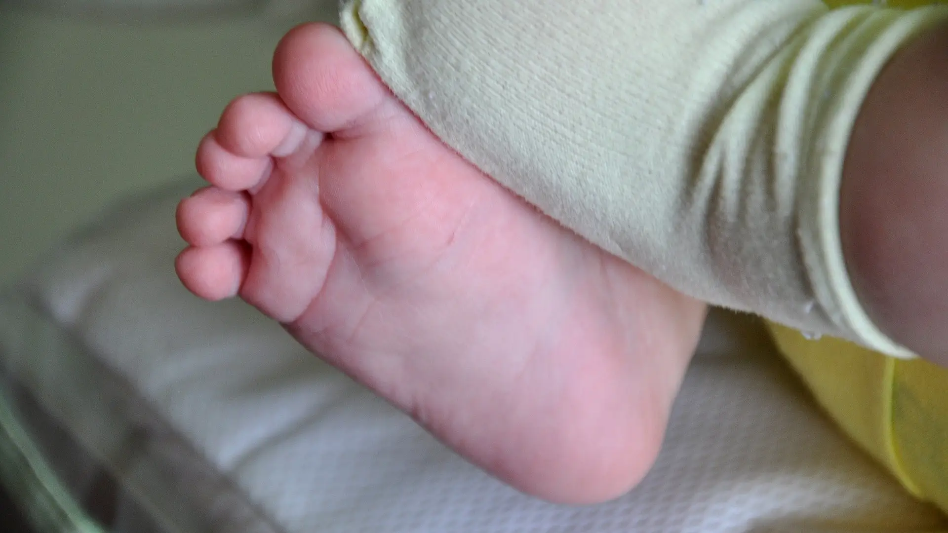 Acusado un matrimonio de maltratar a su bebé, ingresado grave en el hospital de Oviedo Acusado un matrimonio de maltratar a su bebé, ingresado grave en el hospital de Oviedo