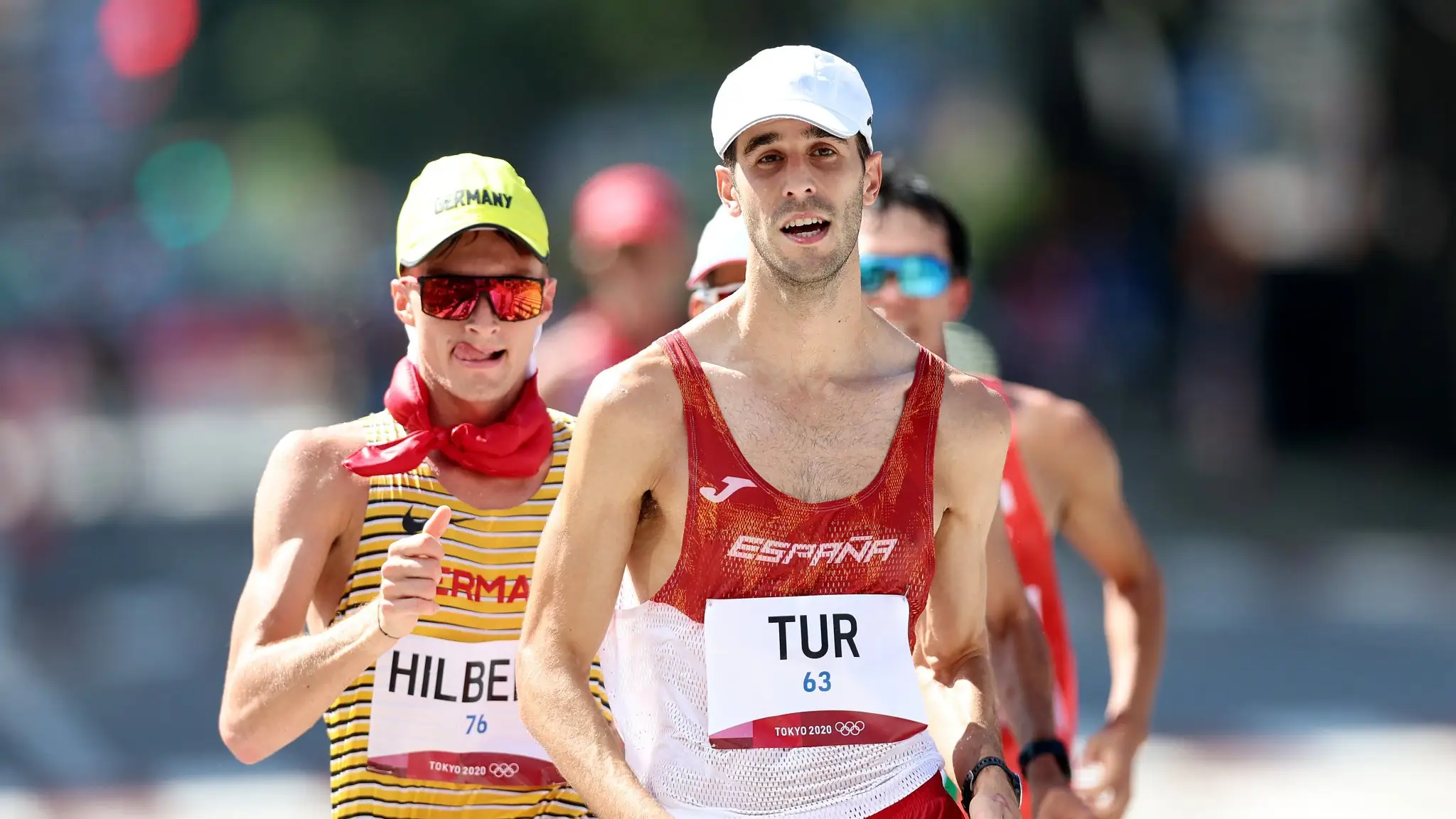 Juegos Olímpicos Tokio: Marc Tur pierde el bronce en los 50km marcha a escasos metros de la línea de meta Marc Tur pierde el bronce en los 50km marcha a 20 metros de la línea de meta