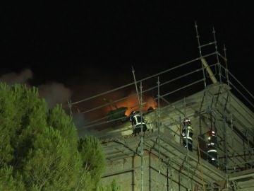 El fuego arrasa en un monasterio de Palencia