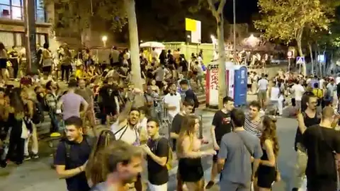 Aglomeraciones en Barcelona tras el fin del toque de queda Aglomeraciones en Barcelona tras el fin del toque de queda