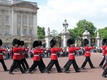 El cambio de guardia vuelve al Palacio de Buckingham tras 18 meses suspendido por la pandemia