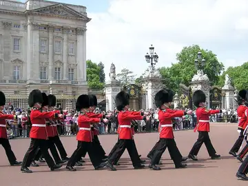 El cambio de guardia vuelve al Palacio de Buckingham tras 18 meses suspendido por la pandemia El cambio de guardia vuelve al Palacio de Buckingham tras 18 meses suspendido por la pandemia