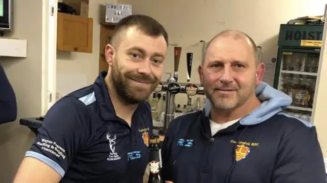 Muere un jugador de rugby en Galés debido a un infarto y crea polémica por la falta de medidas médicas Muere un jugador de rugby en Galés debido a un infarto y crea polémica por la falta de medidas médicas