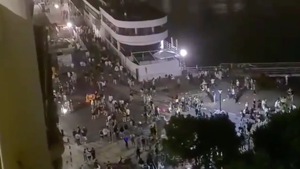 Las fiestas ilegales y los botellones disparan los contagios en varias localidades Las fiestas ilegales y los botellones disparan los contagios en varias localidades