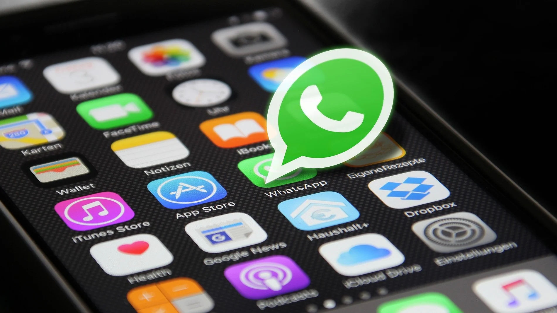 WhatsApp ya no muestra en color azul la notificación de escucha de audio en su nueva actualización