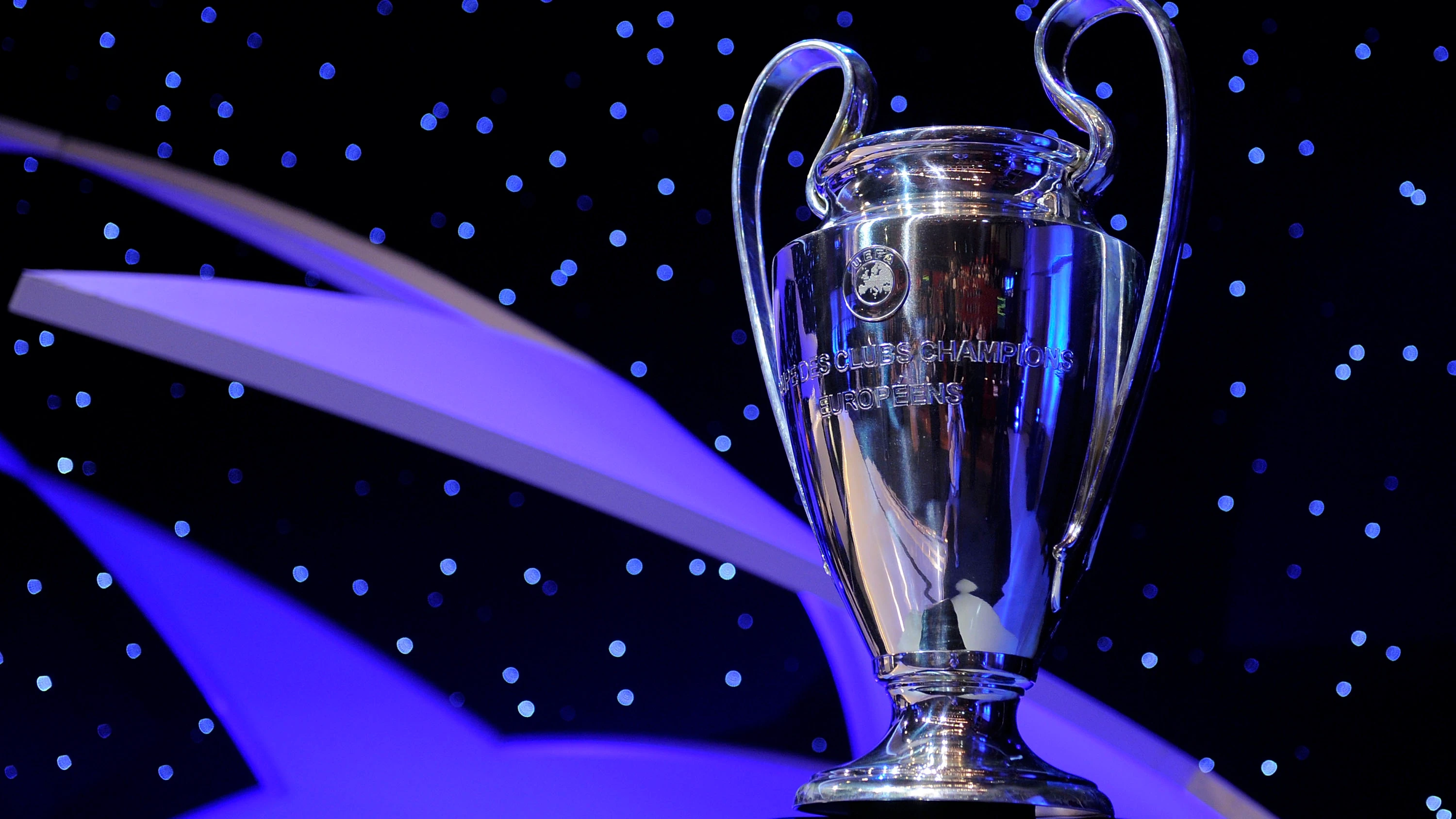Sorteo Champions League: Horario y dónde ver el sorteo de fase de grupos en directo Sorteo Champions League: Horario y dónde ver el sorteo de fase de grupos en directo