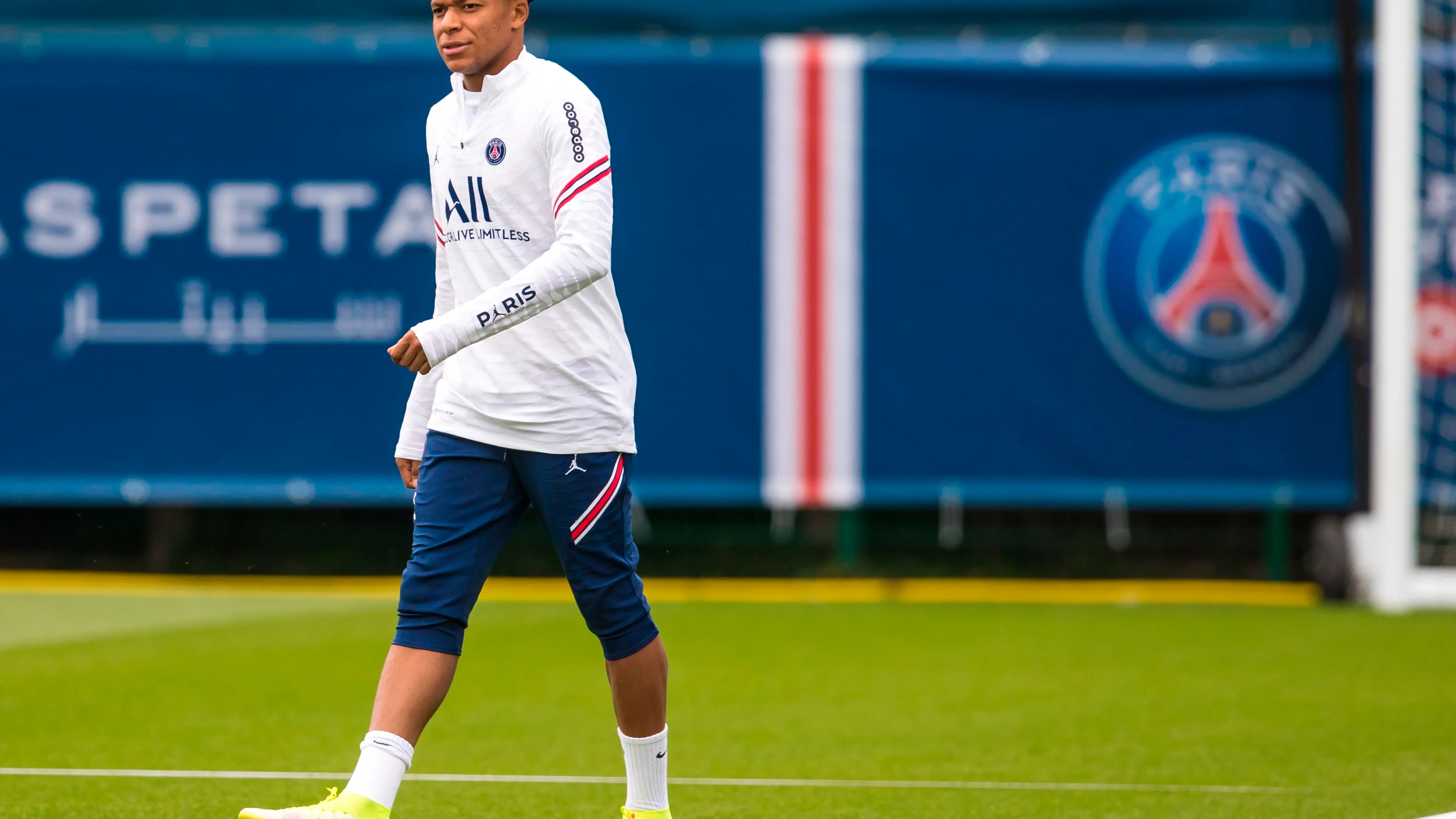 El PSG ya se plantea la venta de Mbappé, según afirma RMC El PSG ya se plantea la venta de Mbappé, según afirma RMC