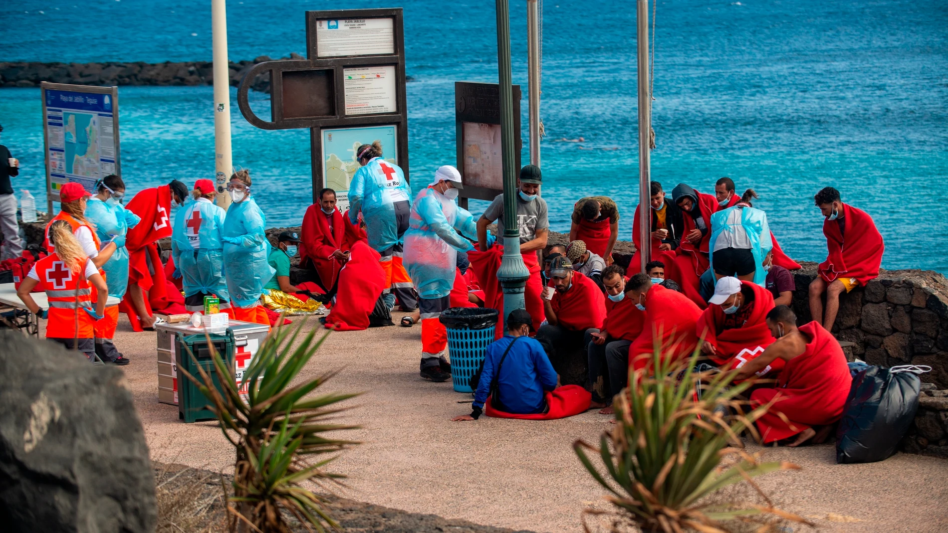 Llega a Lanzarote una patera con 50 inmigrantes por sus propios medios 
