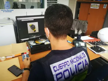 Detenido un hombre por el robo de dos relojes de más de 150.000 euros en Palma de Mallorca Detenido un hombre por el robo de dos relojes de más de 150.000 euros en Palma de Mallorca