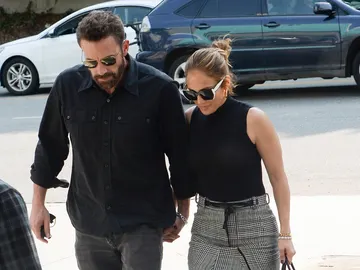 Jennifer Lopez y Ben Affleck pasean su amor por las calles de Los Ángeles Jennifer Lopez y Ben Affleck pasean su amor por las calles de Los Ángeles
