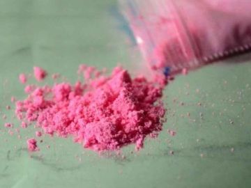 Qué es la cocaína rosa, la droga de la "alta sociedad" 