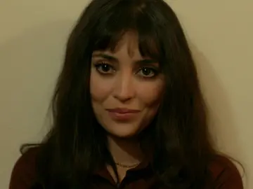 La doctora Müjgan y Yilmaz, cada vez más unidos La doctora Müjgan y Yilmaz, cada vez más unidos