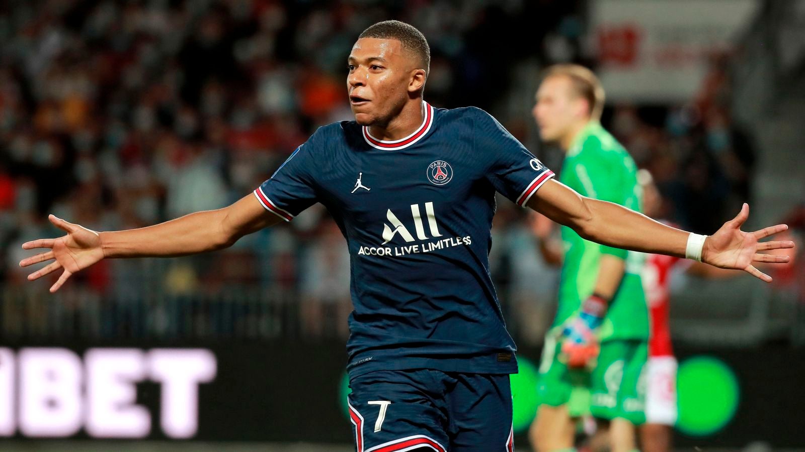 El Real Madrid hace una oferta final por Mbappe de 170 millones más 10 en bonus y Al-Khlaïfi responde