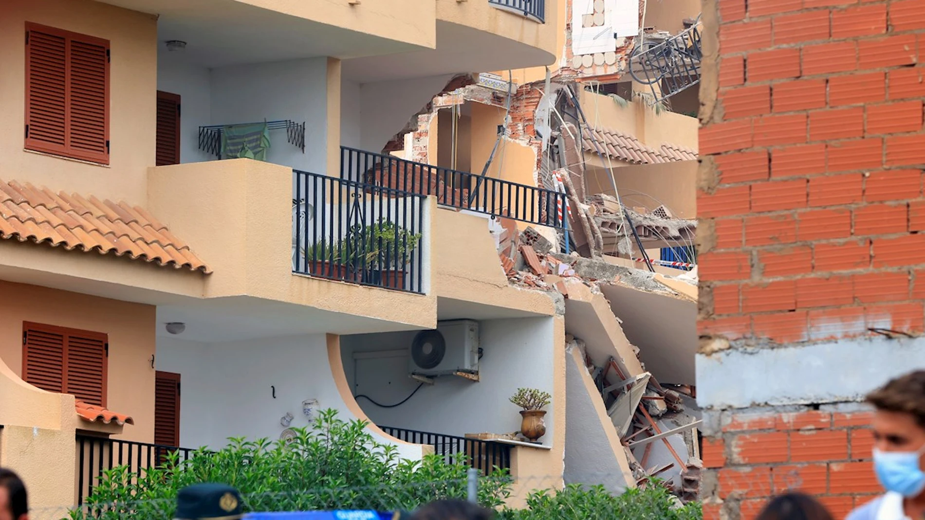 Así relatan los vecinos que lo han perdido todo tras el derrumbe del edificio Font Nova en Peñíscola