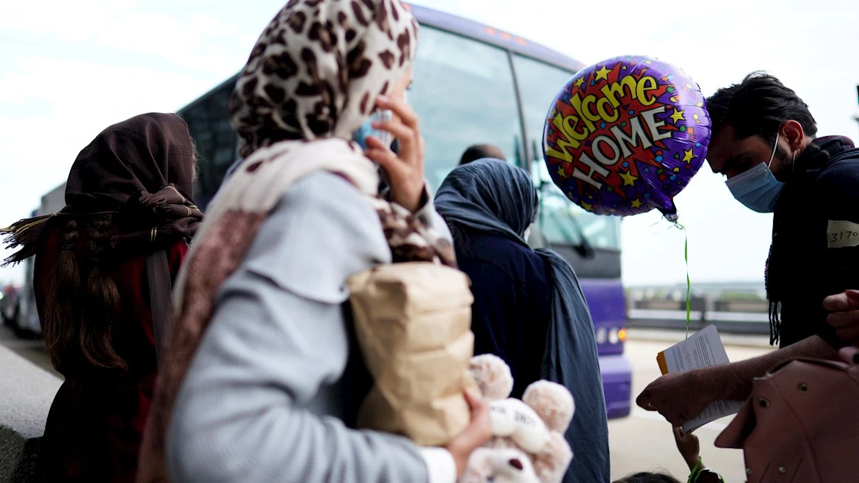 Un grupo de refugiados afganos que consiguieron salir de Kabul Un grupo de refugiados afganos que consiguieron salir de Kabul