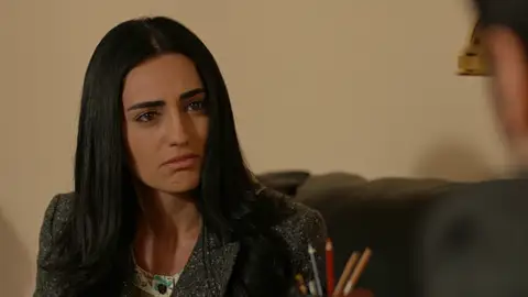 Las palabras de Yilmaz que rompen el corazón de Gülten: “Para mí eres como una hermana” Gülten echa de menos a Yilmaz y decide ir a visitarle a su trabajo.