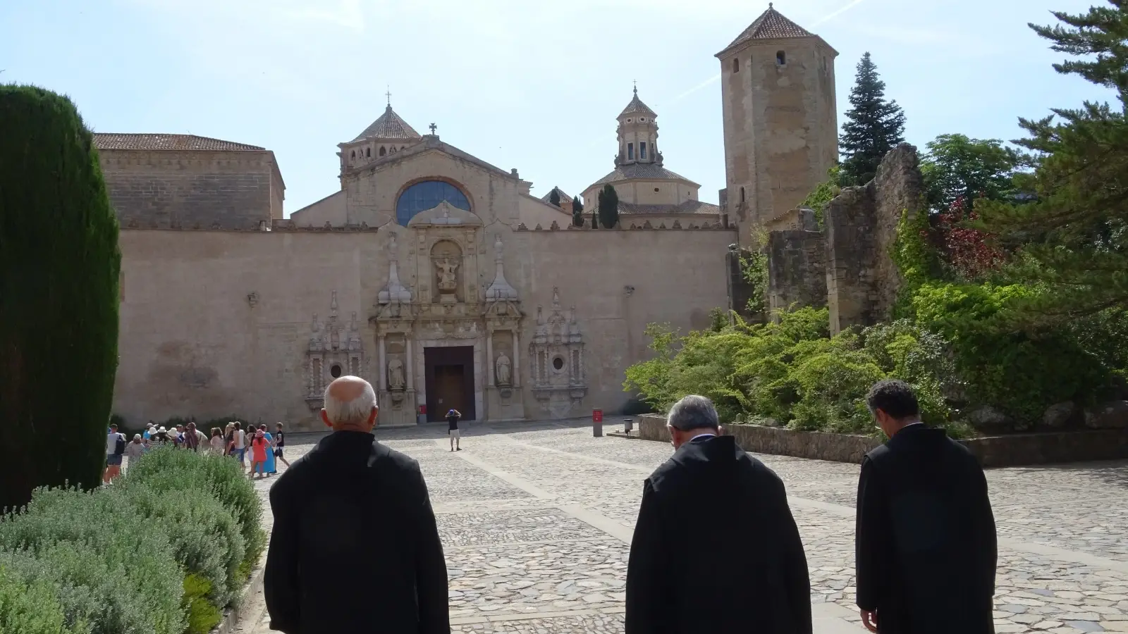 Detenido por tocamientos sexuales a una menor un monje del monasterio de Poblet en Tarragona Detenido por tocamientos sexuales a una menor un monje del monasterio de Poblet en Tarragona