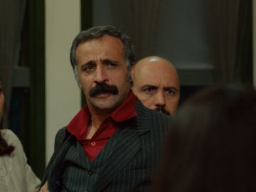 Yilmaz y Çengaver protagonizan una brutal pelea en el restaurante 