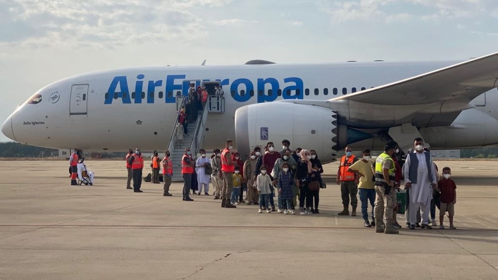 Llega a España otro avión con 240 refugiados procedentes de Afganistán