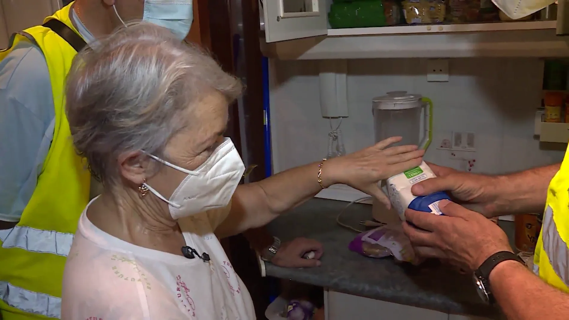 Lanzan un servicio para ayudar a organizar la despensa de los más mayores y evitar que los alimentos caduquen