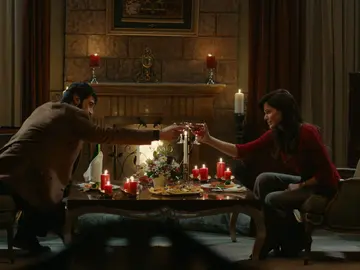 Demir sorprende a Züleyha con una cena romántica: “No sabes cuánto te quiero Demir sorprende a Züleyha con una cena romántica: “No sabes cuánto te quiero