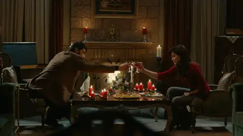 Demir sorprende a Züleyha con una cena romántica: “No sabes cuánto te quiero El joven quiere compartir un momento bonito con su esposa.