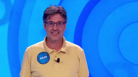 ¿En qué consiste el fútbol mesa? ¡Lo explica el integrante del mejor equipo del mundo! Julio se ha enfrentado a Sofía en la ‘Silla Azul’ y ha explicado en qué consiste este curioso deporte.