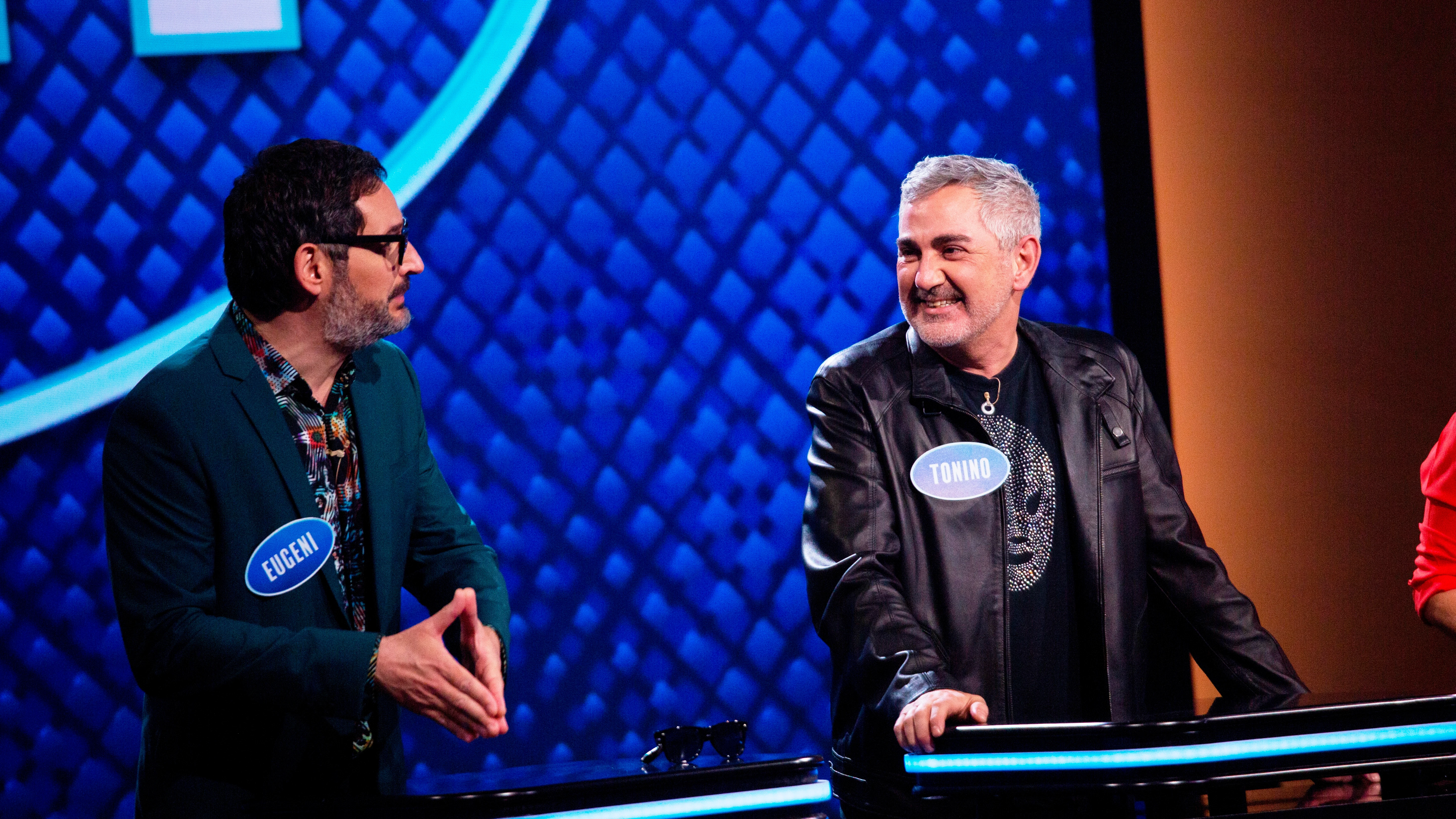 Eugeni Alemany, el oráculo de 'Caiga quien caiga' en ‘Family Feud’: “Va a ser la número uno” Eugeni Alemany, el oráculo de 'Caiga quien caiga' en ‘Family Feud’: “Va a ser la número uno”