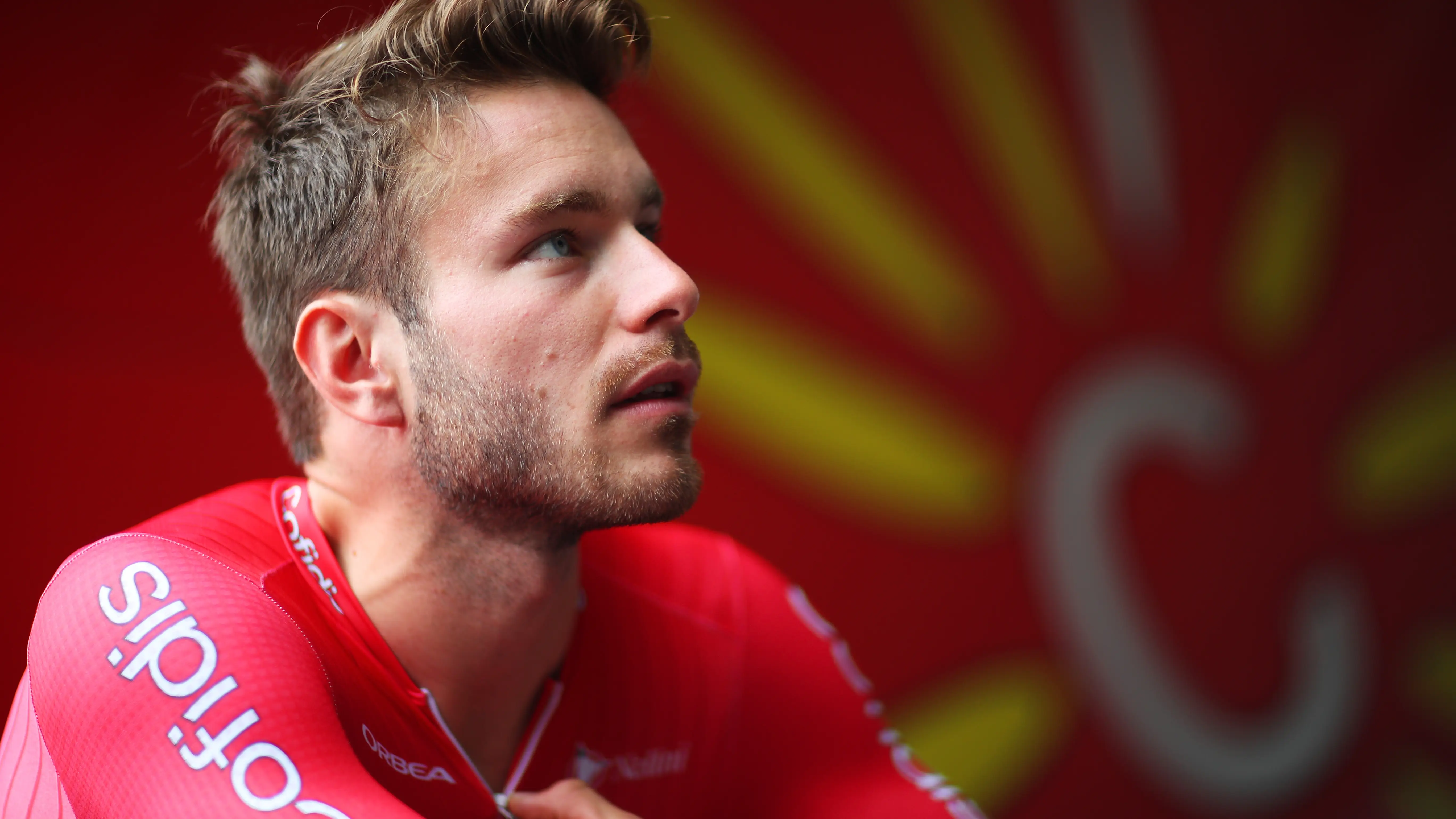 Florian Senechal se lleva una de las últimas etapas al sprint de la Vuelta en un día sin cambios en la general Florian Senechal se lleva una de las últimas etapas al sprint de la Vuelta en un día sin cambios en la general