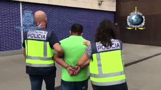 Detenido en Barcelona un fugitivo huido de Ecuador tras violar a una menor y dejarla embarazada Detenido en Barcelona un fugitivo huido de Ecuador tras violar a una menor y dejarla embarazada