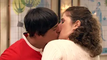 ¡El “método Benigna” es un éxito!: Virginia y Fabián se funden en un apasionado beso