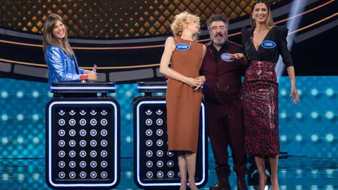 ¿Lo dijo por él o por su pareja? La hilarante respuesta de Agustín Jimérez que le deja como un ‘hobbit’ El cómico se ha visto obligado a comparar su altura con la de Laura Sánchez y Esther Arroyo.