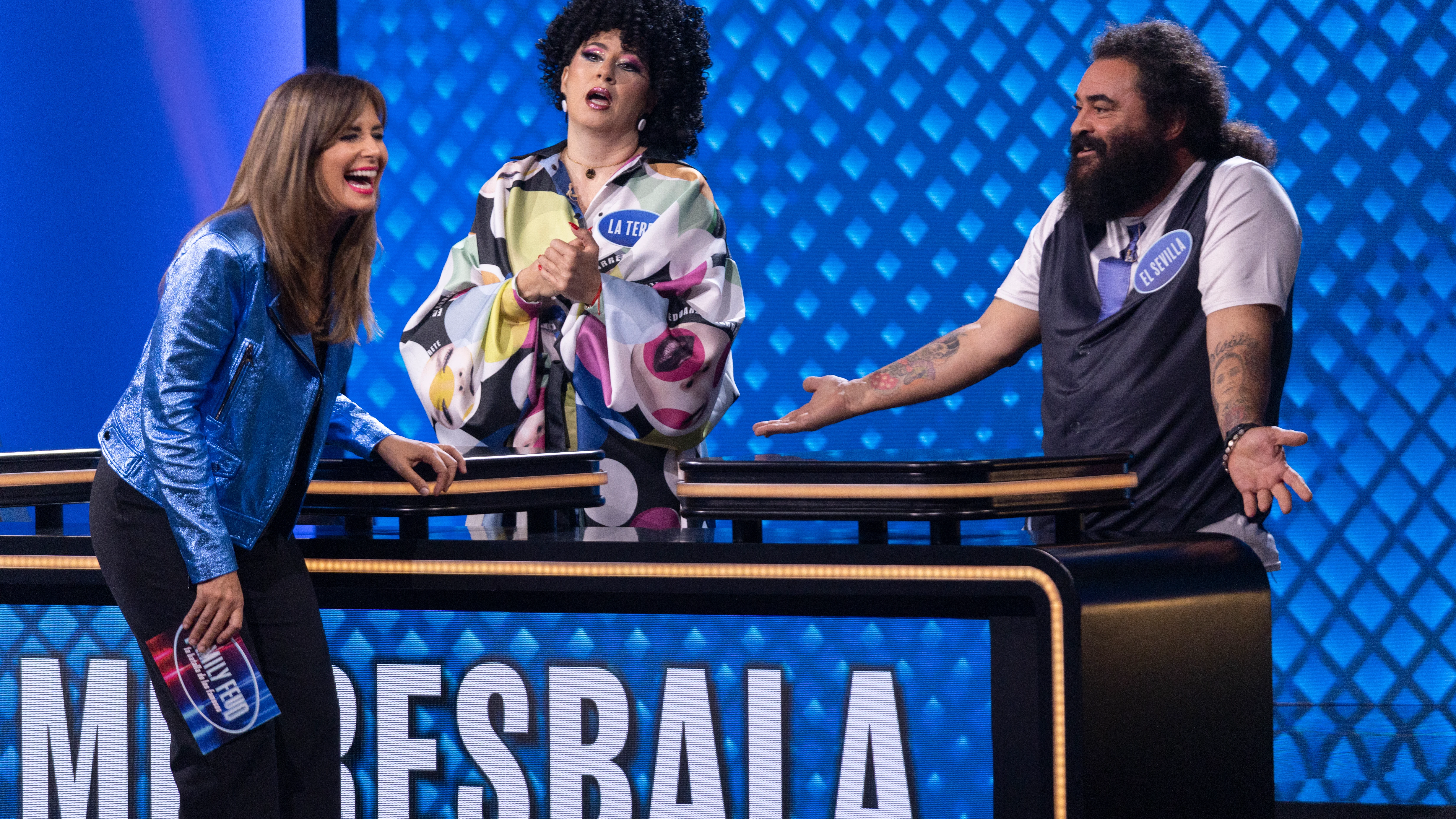 El Sevilla provoca las carcajadas con su ocurrencia: “No soy el más indicado para decirlo pero…” El cantante ha maravillado con su respuesta sobre qué tienen los gatos que no tengan las personas.