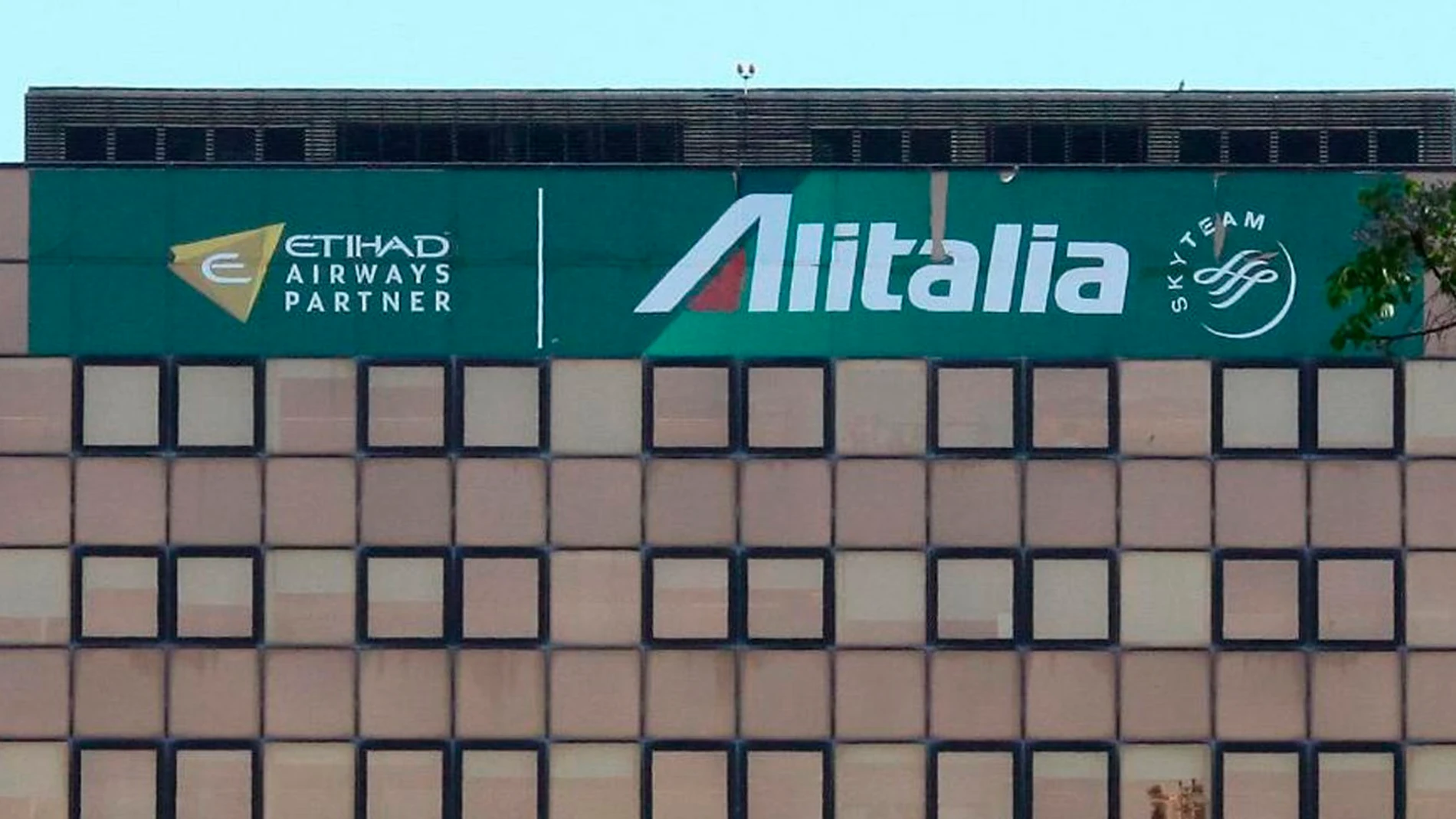Alitalia cierra y cancela sus vuelos desde el 15 de octubre 