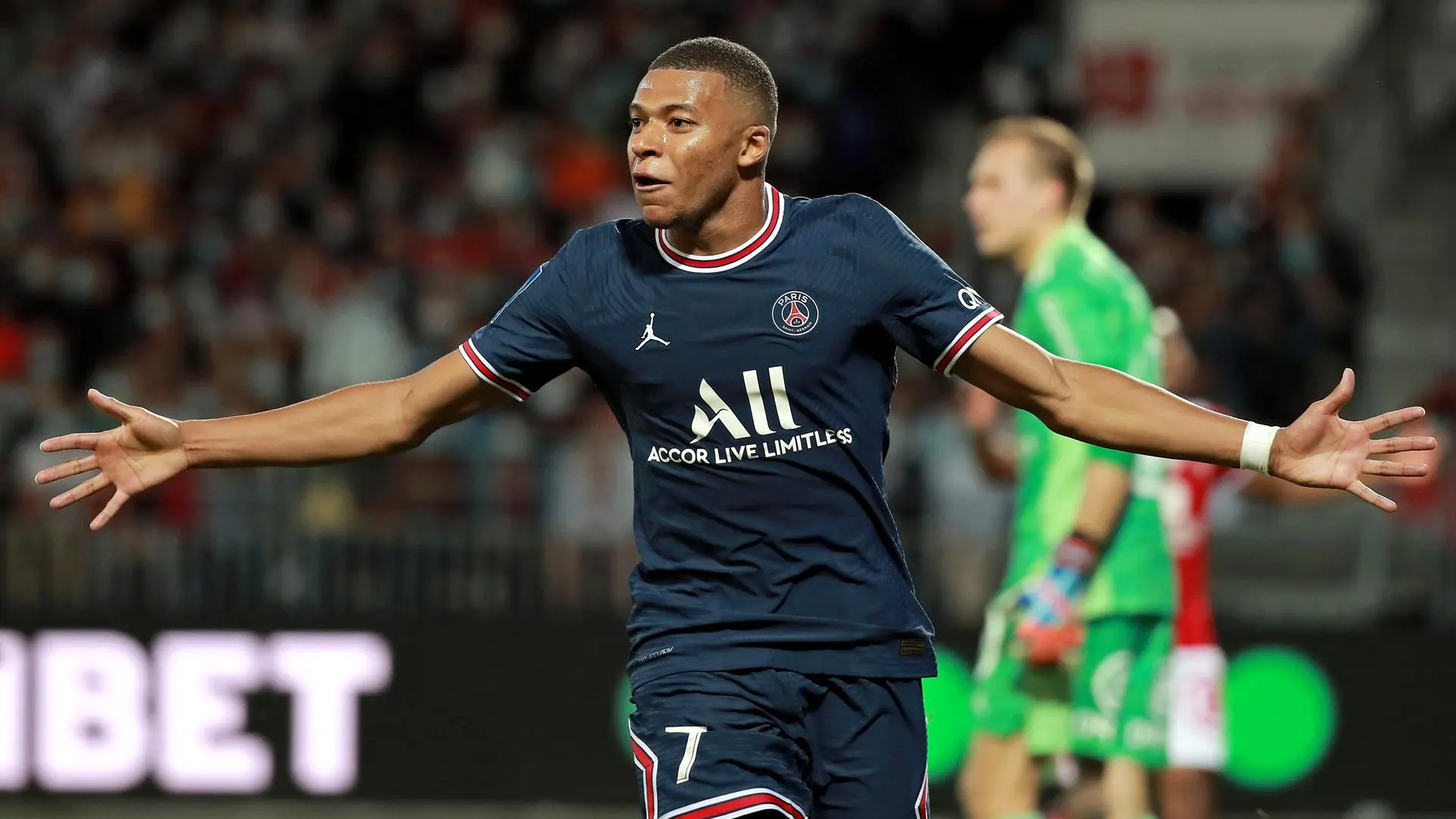 El fichaje de Mbappé podría ser inminente: El PSG acepta "discutir" con el Real Madrid El fichaje de Mbappé podría ser inminente: El PSG acepta "discutir" con el Real Madrid