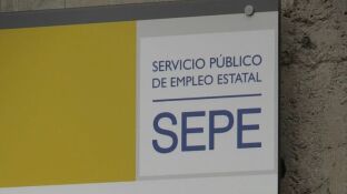 El paro baja levemente en el mes de febrero con 11.394 desempleados menos