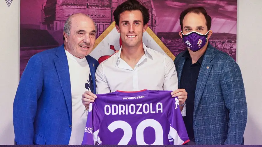 El Real Madrid hace oficial la cesión de Odriozola a la Fiorentina El Real Madrid hace oficial la cesión de Odriozola a la Fiorentina